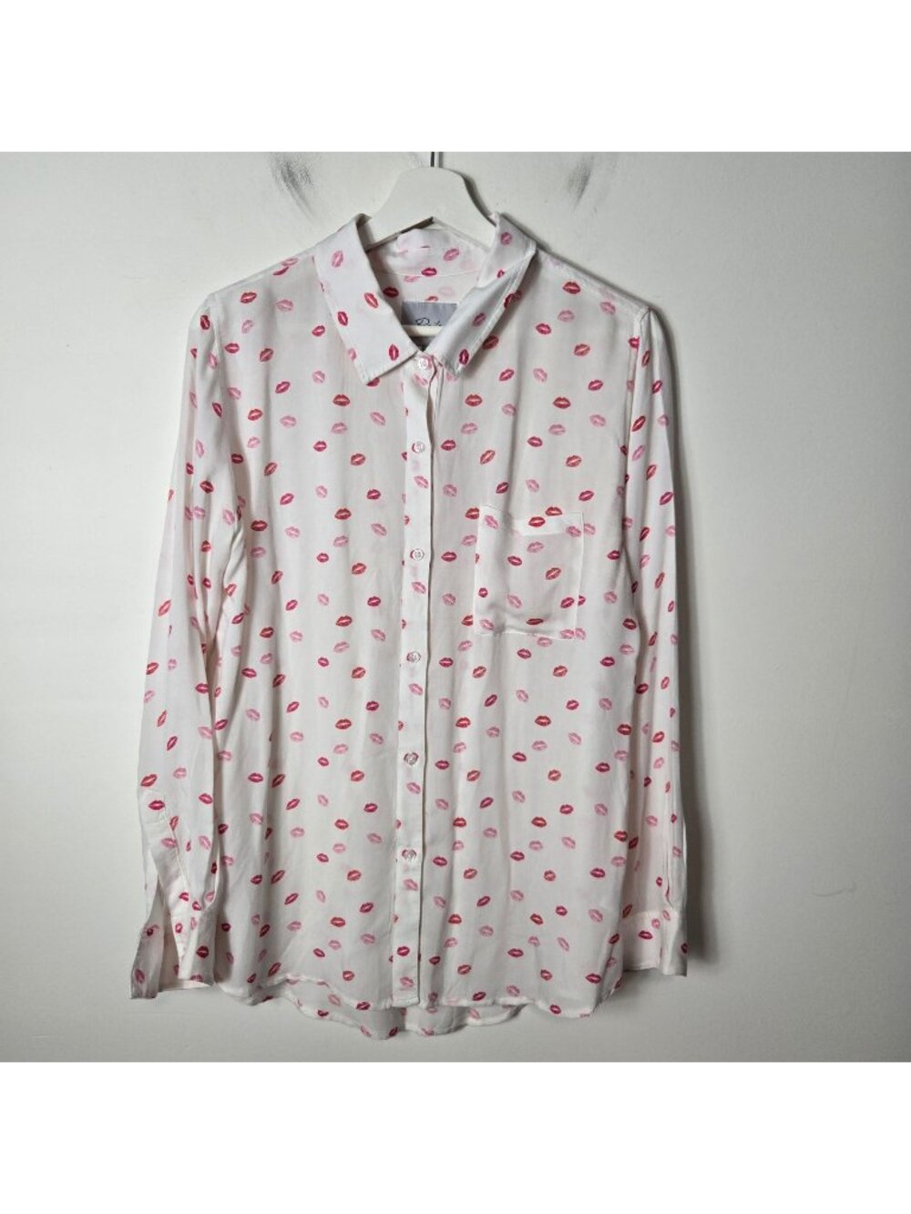 Rails Size M Rocsi Kiss Me Lipstick All Over Print Button-Up Blouse Feminine Pre - Picture 2 of 11